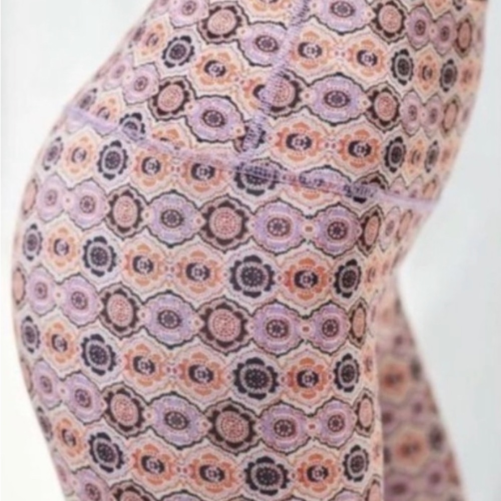 - Anthropologie Daily Practice High Rise Legging Geo Dot Pink Orange